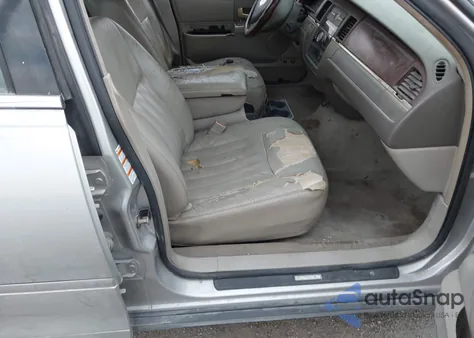 2004 Lincoln Town Car Signature из США, поврежденный, VIN 1LNHM81W74Y638077